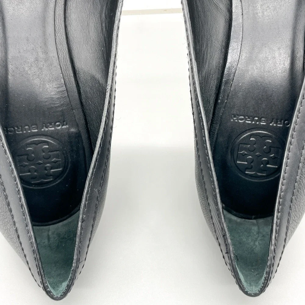 Tory Burch Womens 8.5M Pump Heels Shoes Black Leather Gold Buckle Office Classic